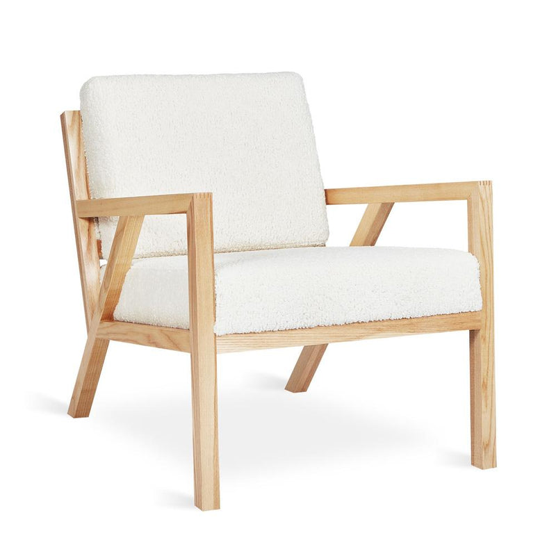 Gus* Modern Truss, fauteuil confortable, en bois et tissu, himalaya cloud