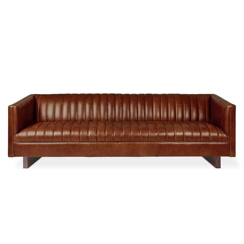 Gus* Modern Wallace, sofa 3 places de type Chesterfield, en cuir et bois, cuir brun