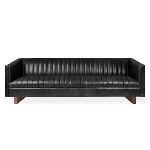 Gus* Modern Wallace, sofa 3 places de type Chesterfield, en cuir et bois, cuir noir