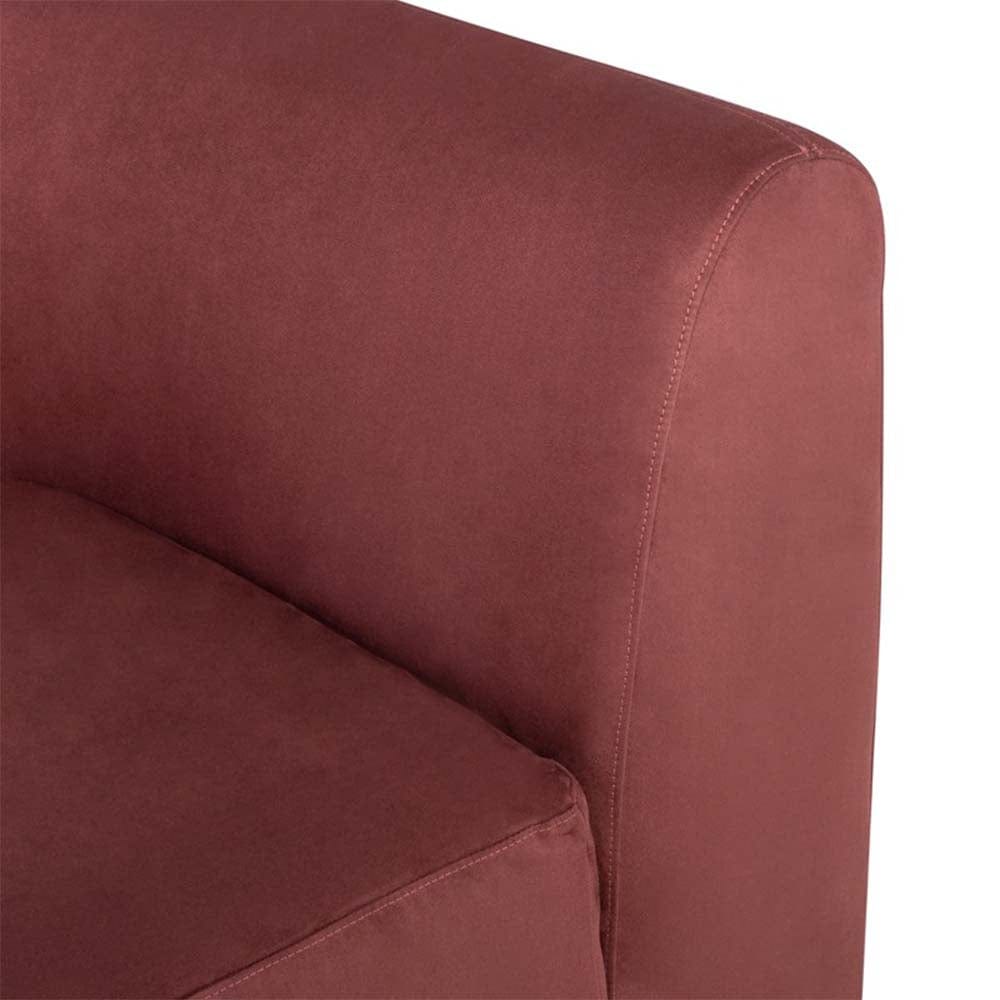 Le sofa modulaire Seraphina de Nuevo offre une flexibilité sans pareille dans la conception de votre salon. Personnalisez chaque élément pour un agencement parfait.