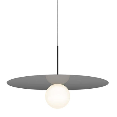 Pablo Designs Bola Disc, lampe suspendue LED avec un globe en verre et un abat-jour en forme de disque, en aluminium, métal, 32ʼʼ