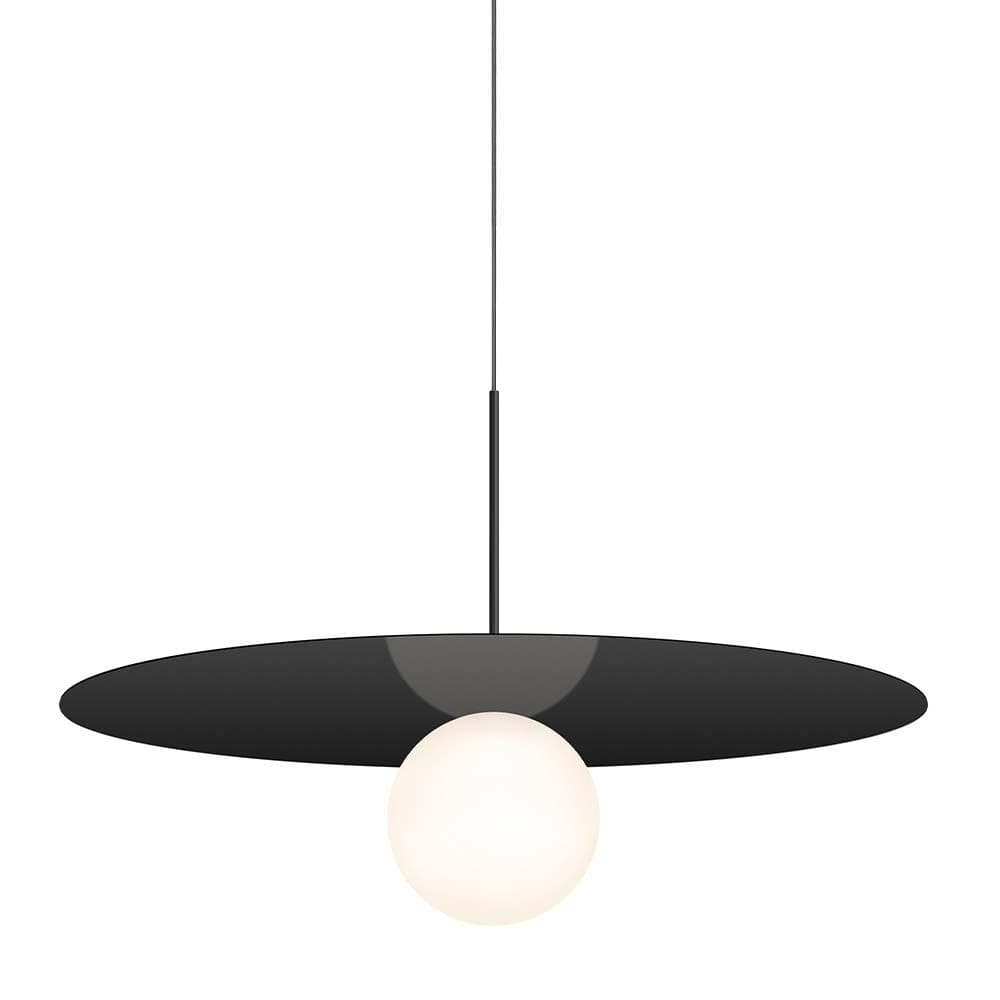 Pablo Designs Bola Disc, lampe suspendue LED avec un globe en verre et un abat-jour en forme de disque, en aluminium, noir mat, 32ʼʼ