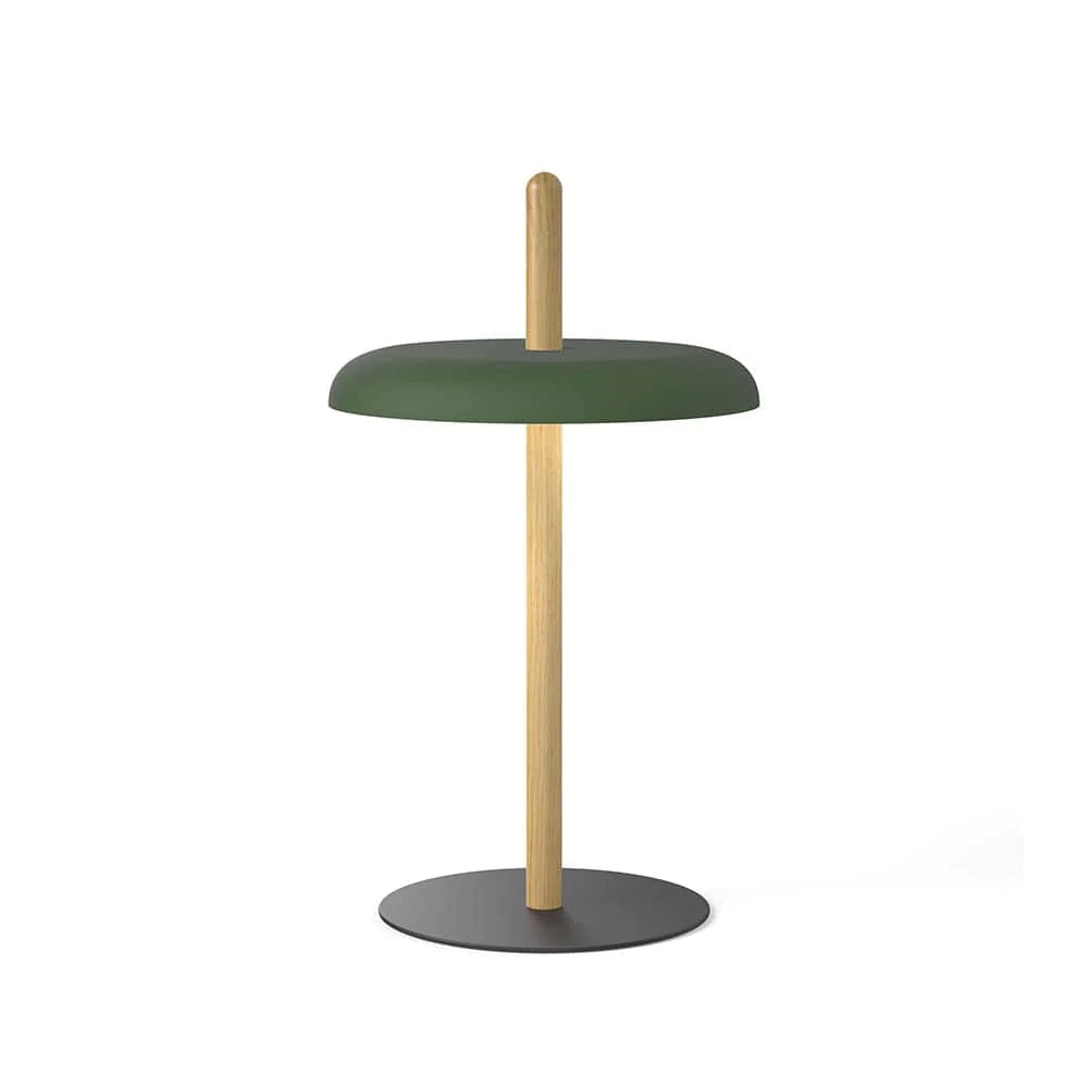 Pablo Designs Nivél, lampe de table avec l'abat-jour à hauteur réglable et portable, en bois et métal, vert forêt, chêne