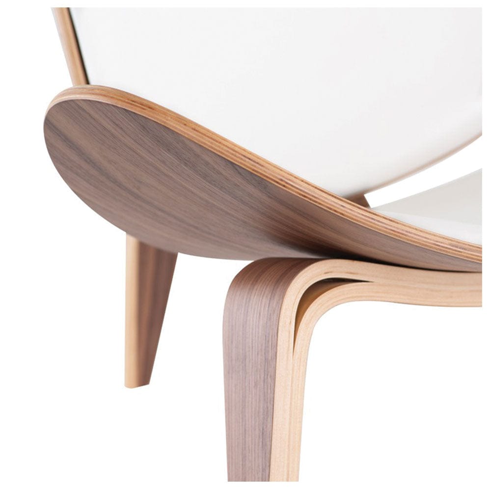 Nuevo CH07 Shell, chaise de salon, en cuir et placage de bois, blanc
