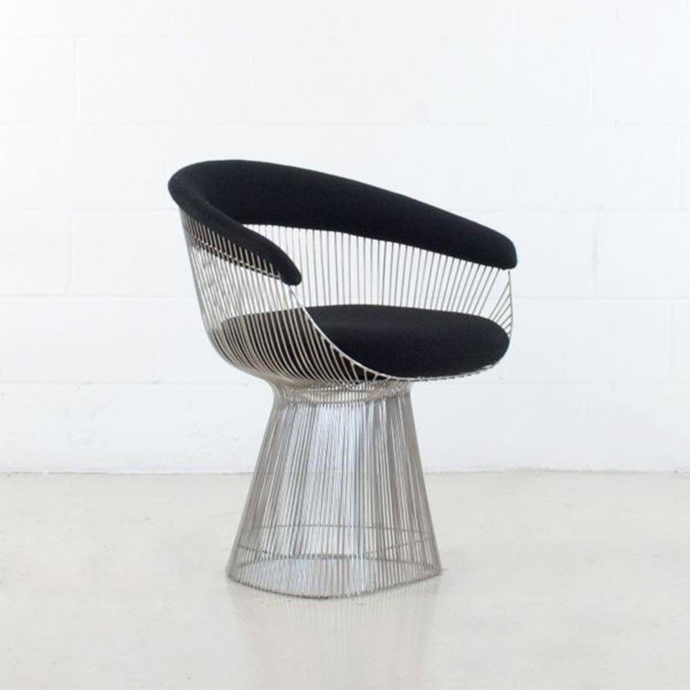 Icône incontournable du design des années 60, cette reproduction de la chaise à dîner du designer Warren Platner, est une pièce sculpturale et élégante qui fera rayonner votre intérieur.