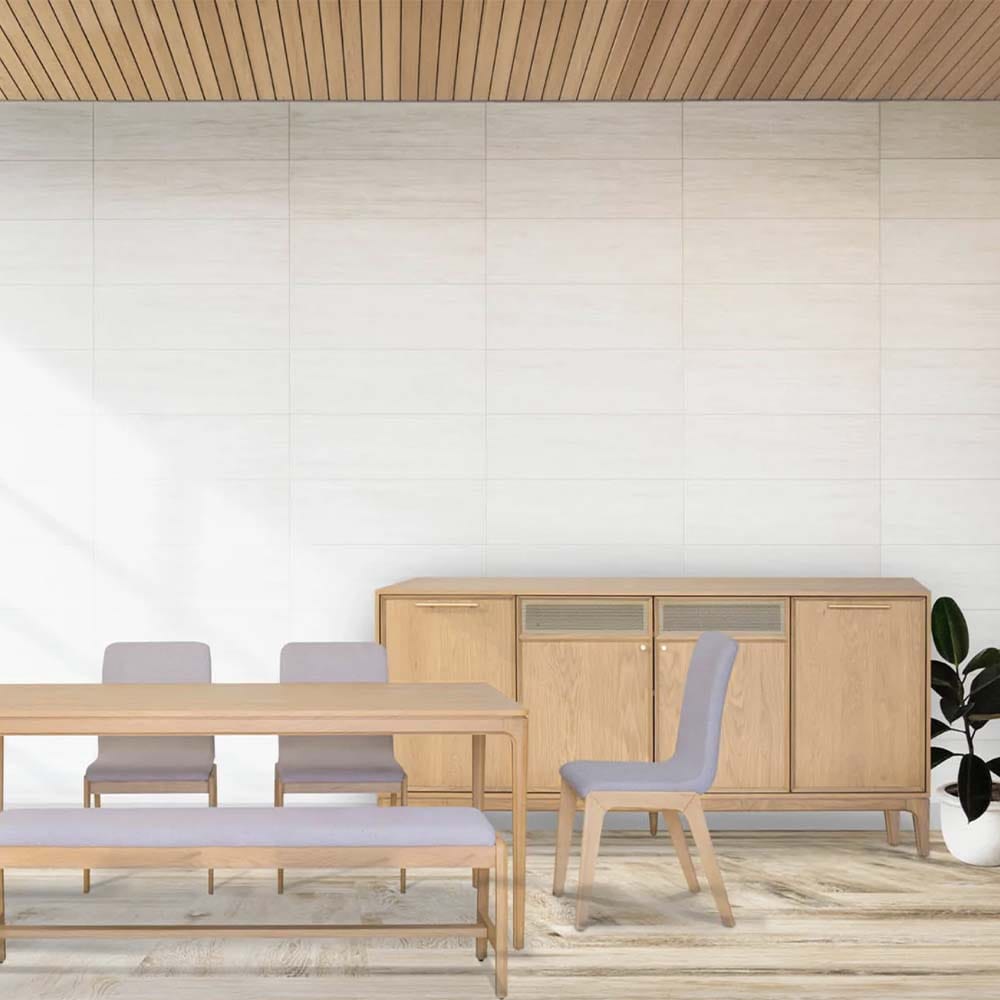 Les sensibilités du design rustique rendent le banc Arizona simple et parfait pour toute salle à manger ou salon. Construit avec soin en utilisant du bois authentique et massif. Combiné à la table du même, l'ensemble est tout simplement efficace.