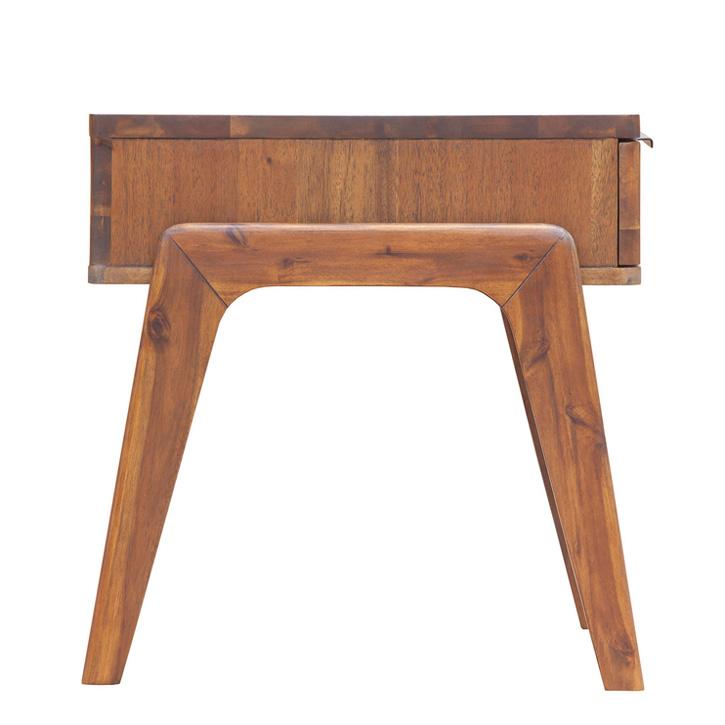 La table d'appoint Remix Nüspace : bois d'acacia et minimalisme Mid-Century. Polyvalente avec un tiroir discret, elle devient une table de chevet élégante aux tonalités chaleureuses.