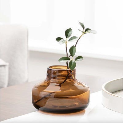 Beau Mini, vase captivant au style Mid-Century Modern : accent coloré parfait pour tables à café. Transforme instantanément l'esthétique de votre espace.