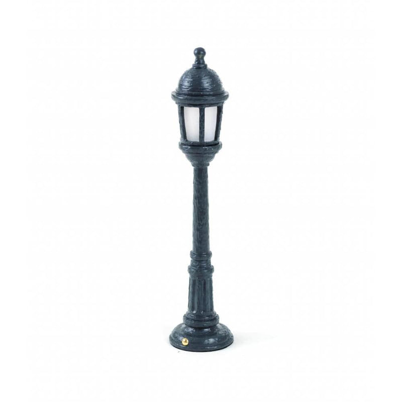 Seletti Lampadaire, lampe de table en forme de lampadaire, en résine, noir