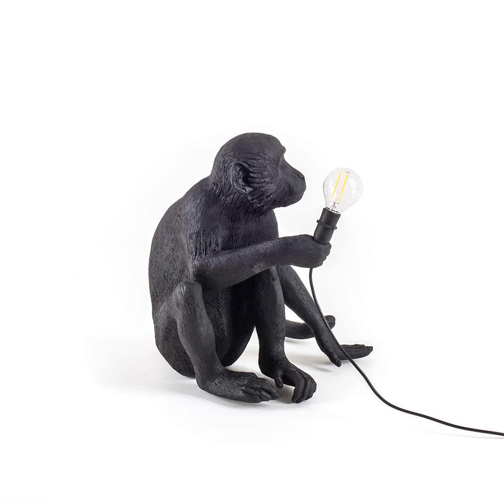 Seletti Singe noir assis, lampe de table en forme de singe, en résine, noir