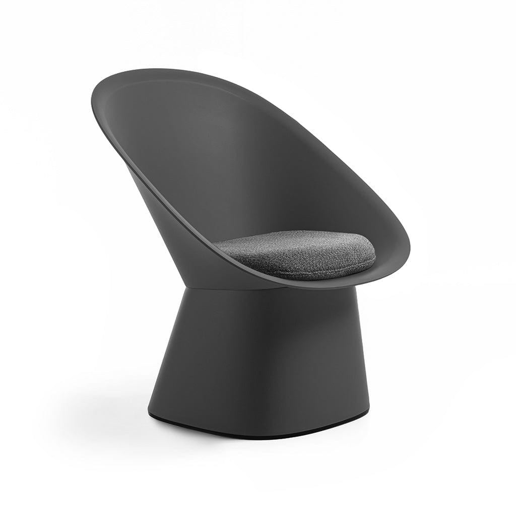 Sensu par TOOU Design, chaise lounge d'intérieur et d'extérieur, anthracite