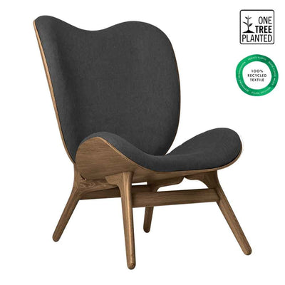 Umage A Conversation Piece Tall, fauteuil confortable avec dossier haut, en bois et tissu, chêne foncé, ombre