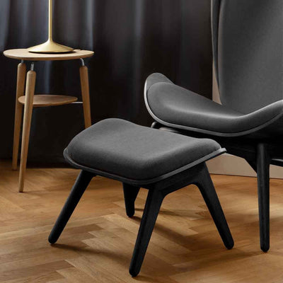 Augmentez la détente avec l'ottoman pour le fauteuil The Reader d'Umage. Les pieds en chêne massif de l'ottoman sont visuellement soulevés de la base, ce qui ajoute un caractère léger au design.