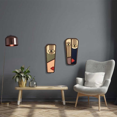 Des masques décoratifs en bois faits à la main, inspirés par Picasso, le cubisme, les formes et les contours. Les compositions de couleurs des masques Abstrasso d'Umasqu créent des combinaisons uniques de profondeurs sur la surface.